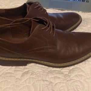 Perry Ellis men’s dress shoes